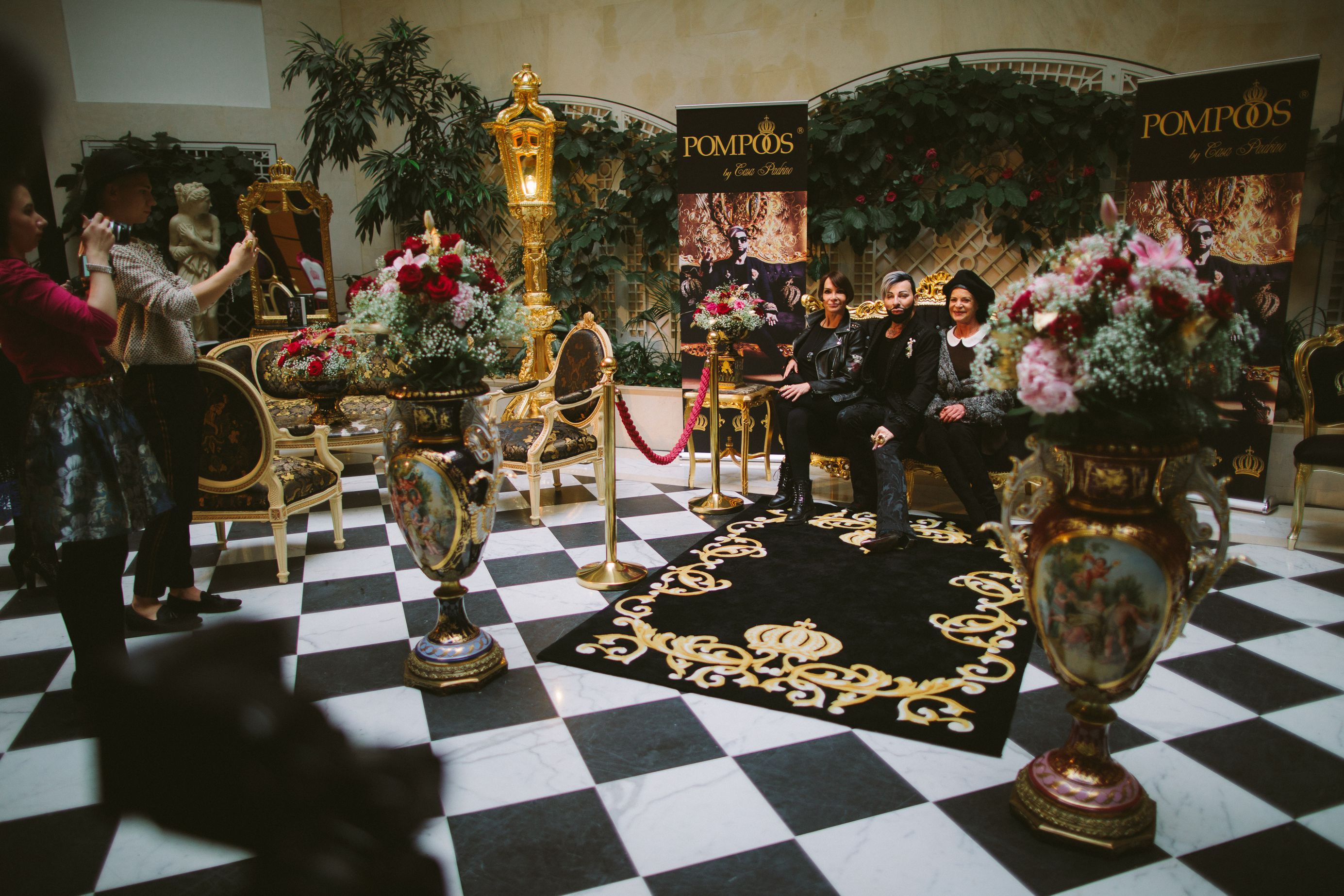 Pompöös by Casa Padrino Luxus Barock Möbel & Badewannen Presse Vorstellung im Adlon Kempinski Hotel in Berlin - Harald Glööckler Anouschka Renzi Barbara Engel - Prominente Gäste